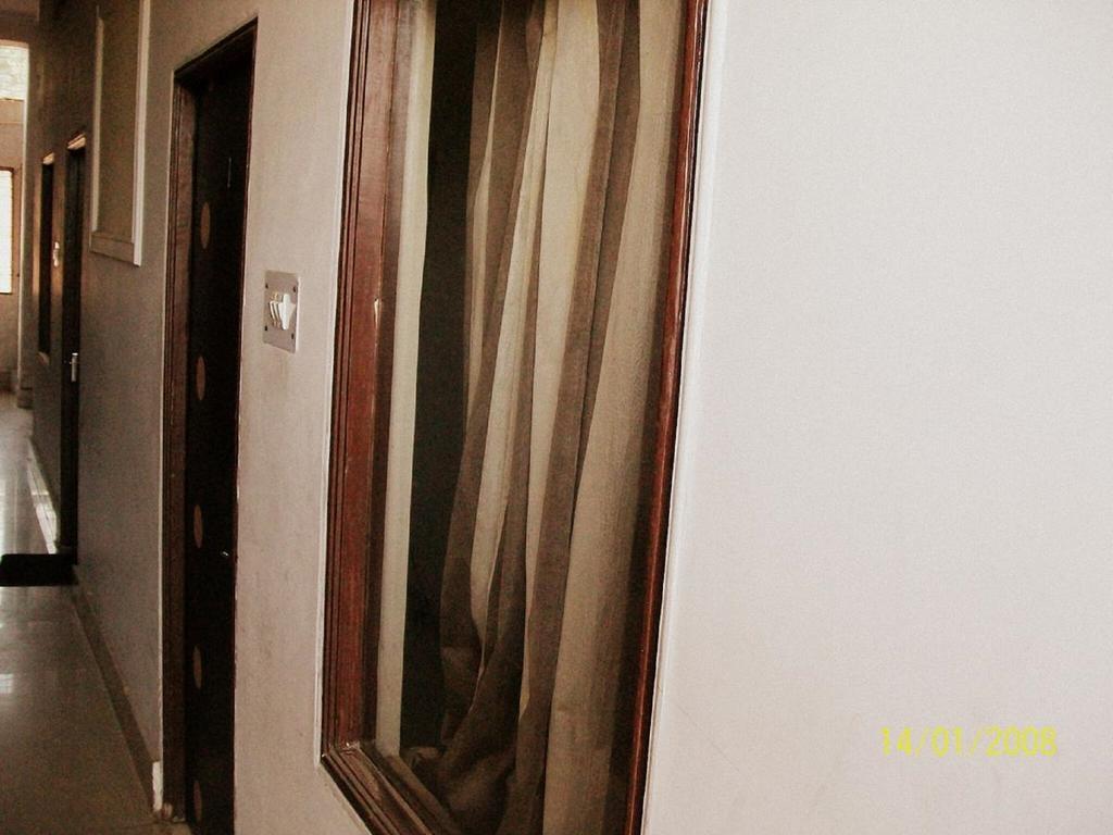 Abhiraj Guest House Mathura Luaran gambar